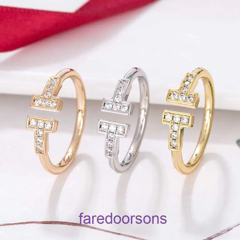 Wysokiej jakości tifannissm projektant stali nierdzewnej Ring JewelleryT Family podwójne otwarcie pełne diament v złota platowana 18K Rose t para ma oryginalne pudełko