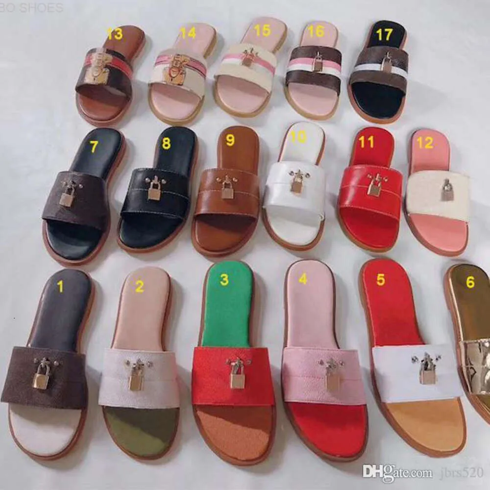 10 Abeach Kapcie klasyczne płaskie obcasy Summer Lazy Designer Metal Cartoon Big Head Flops skórzane dama slajdy buty do kąpieli hotelowe panie seksowne sandały duży rozmiar 35414