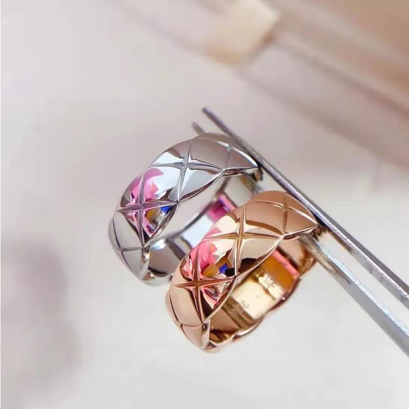 Anillo de espejo superpuesto de agua de agua Luxurys Desingers Fashion Fashion Ins tendencia de diseño de nicho anillos de dedos para hombres y cxwp