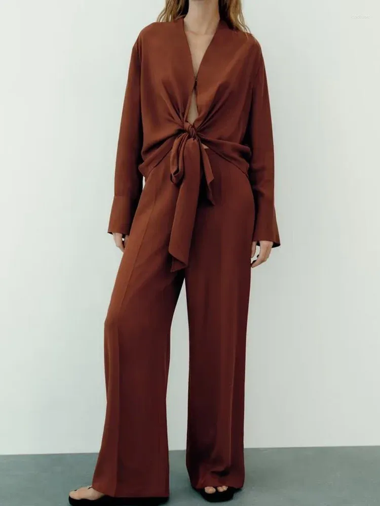 Kvinnors tvåbitar byxor Kumsvag 2024 Women Summer 2 Pieces Set Suits Fashion Loose Solid Bluses Tops och Wide Leg Female Street Suit