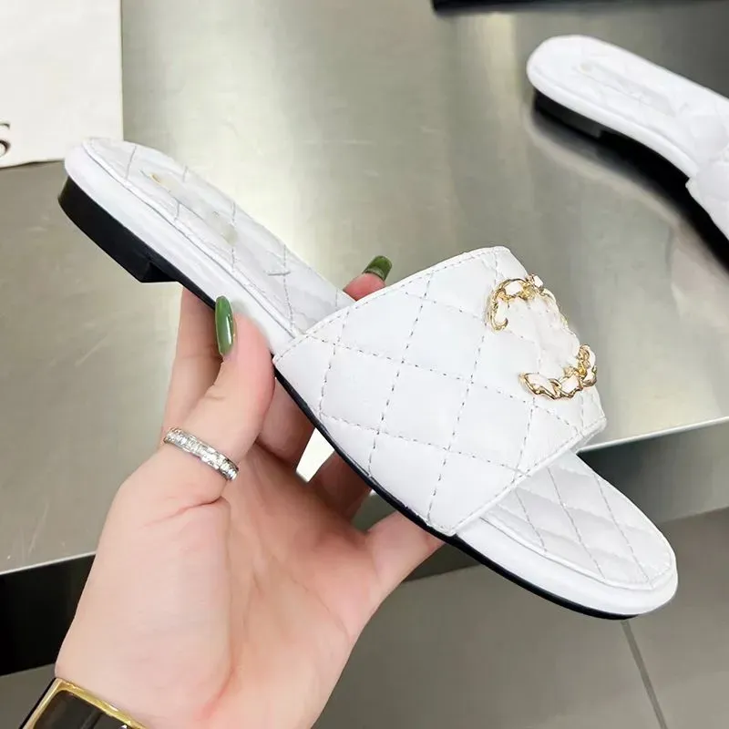 Sommardesigner tofflor skumlöpare för kvinnor läder glider flip flops kvinnor sandaler sovrum skor lyxdesigner tofflor fabrikskor storlek 35-42 med låda