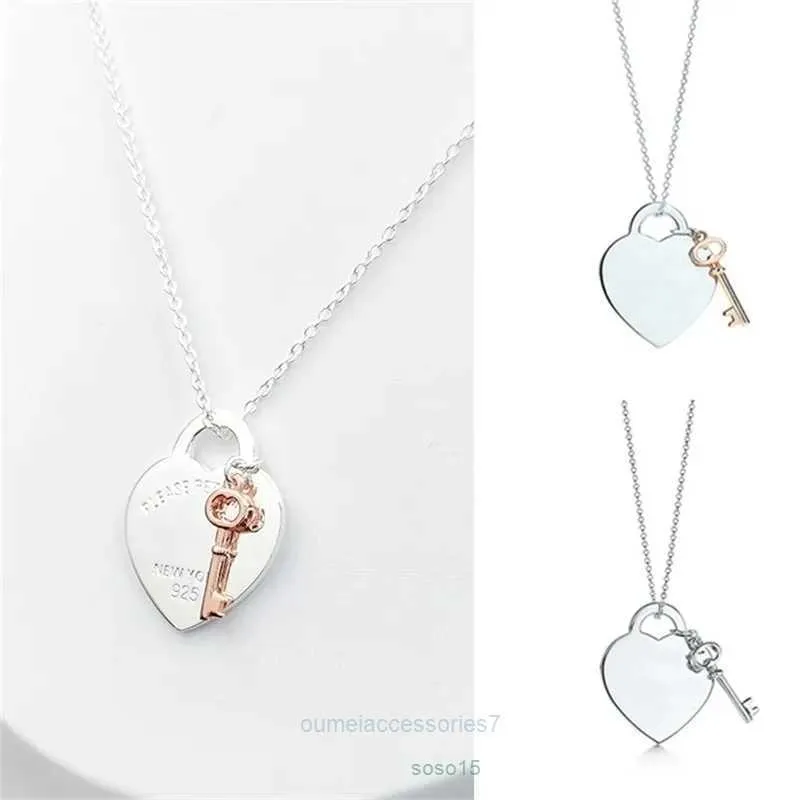 Smyckesdesigner T halsband RQID Hjärtat och nyckelhalsband för kvinnor 1 925 Silver Sterling Luxury Jewelry Gifts Co Drop 220412