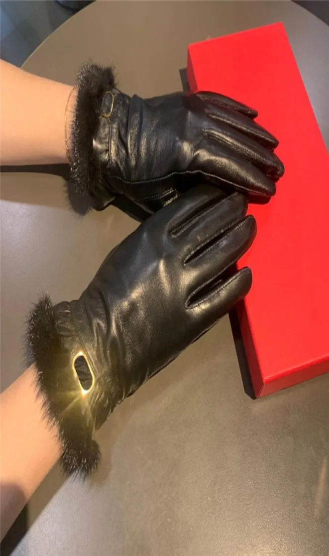 冬のミンクファーの女性グローブデザイナーレターアイコンミトンタッチスクリーンレザーグローブアウトドアプラスベルベットの厚い手袋を備えたボックス4210511