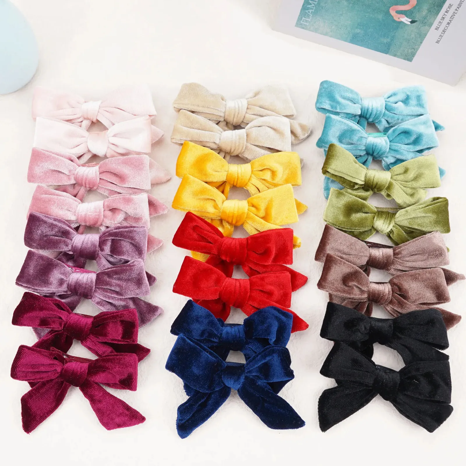 12 Pz/lotto Dolce 4.0x2.5 di Colore Solido Velluto Archi Fermagli Per Capelli Bambini Bambini Hairclips nato Hairband 240105