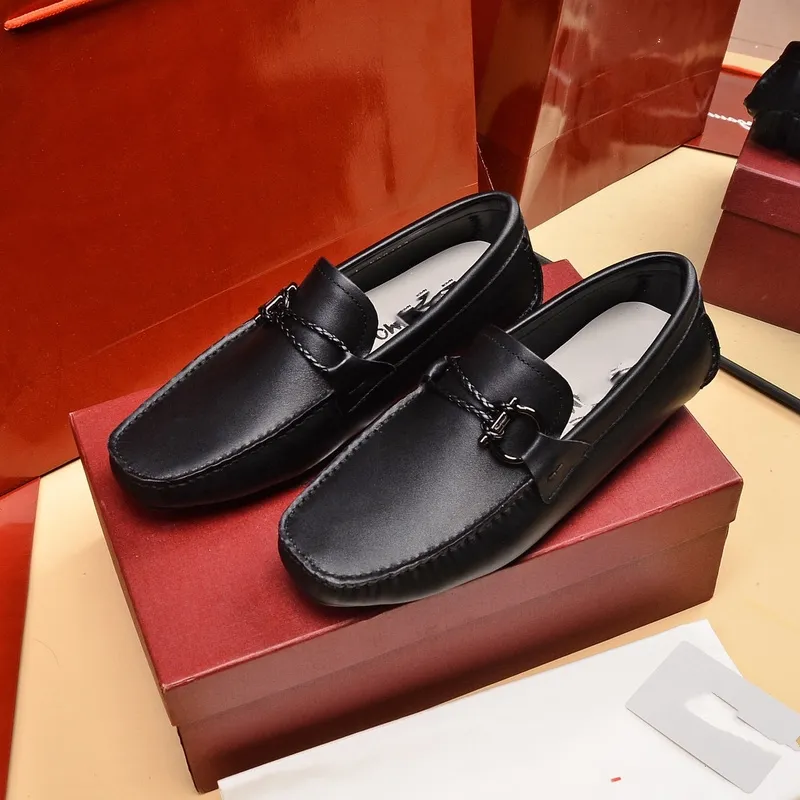 Mocassini Designer Uomo Scarpe casual in pelle Slip On Primavera Estate Nero Marrone Moda italiana Trendy Designer di lusso Taglia 6.5-12