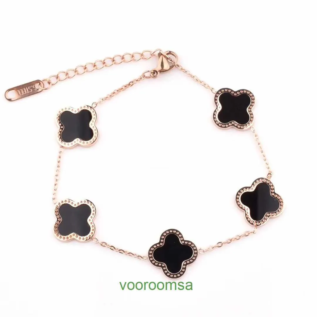 Designer Armband Van Clover Armband och koreansk mode titanstål Fyra bladgräs fem blomma kvinnors tur 18k ros med låda