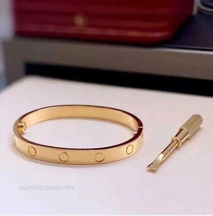 2024 novo designer pulseira mulher moda unisex charme aço inoxidável banhado a ouro 18k jóias festa dos homens das mulheres presente