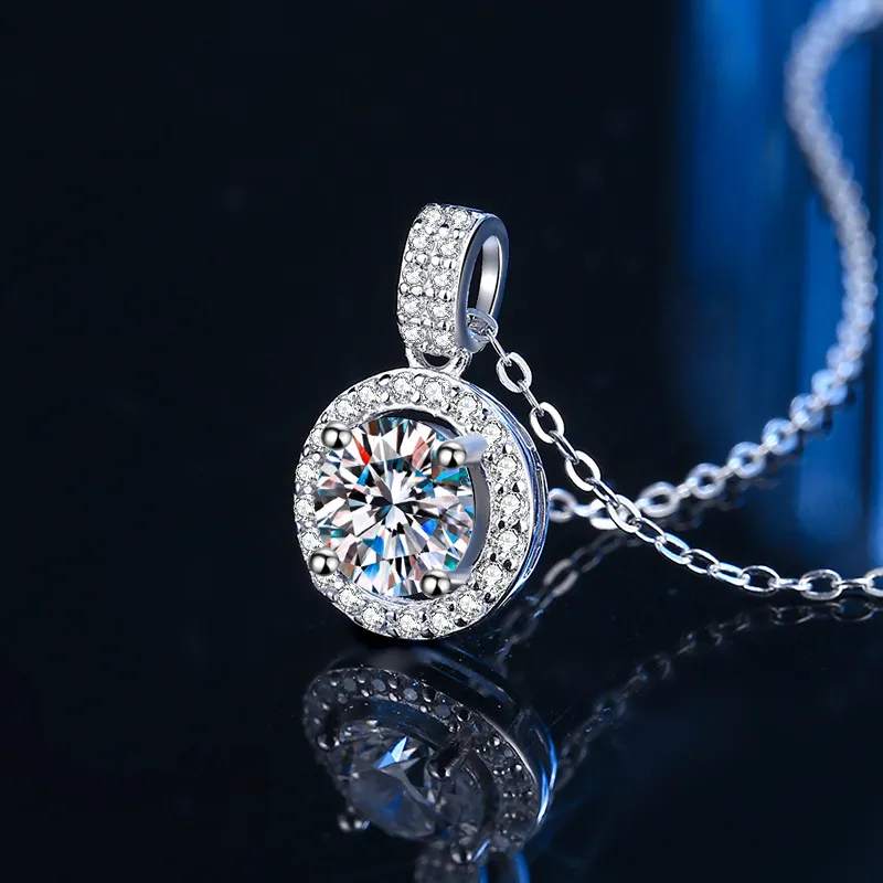 Collana con diamanti tondi in Mossanite 100% S925 Argento sterling Cuore Trifoglio Girocollo Gioielli Collane con ciondolo ghiacciate di lusso per donne Mamma Madre Regalo di San Valentino