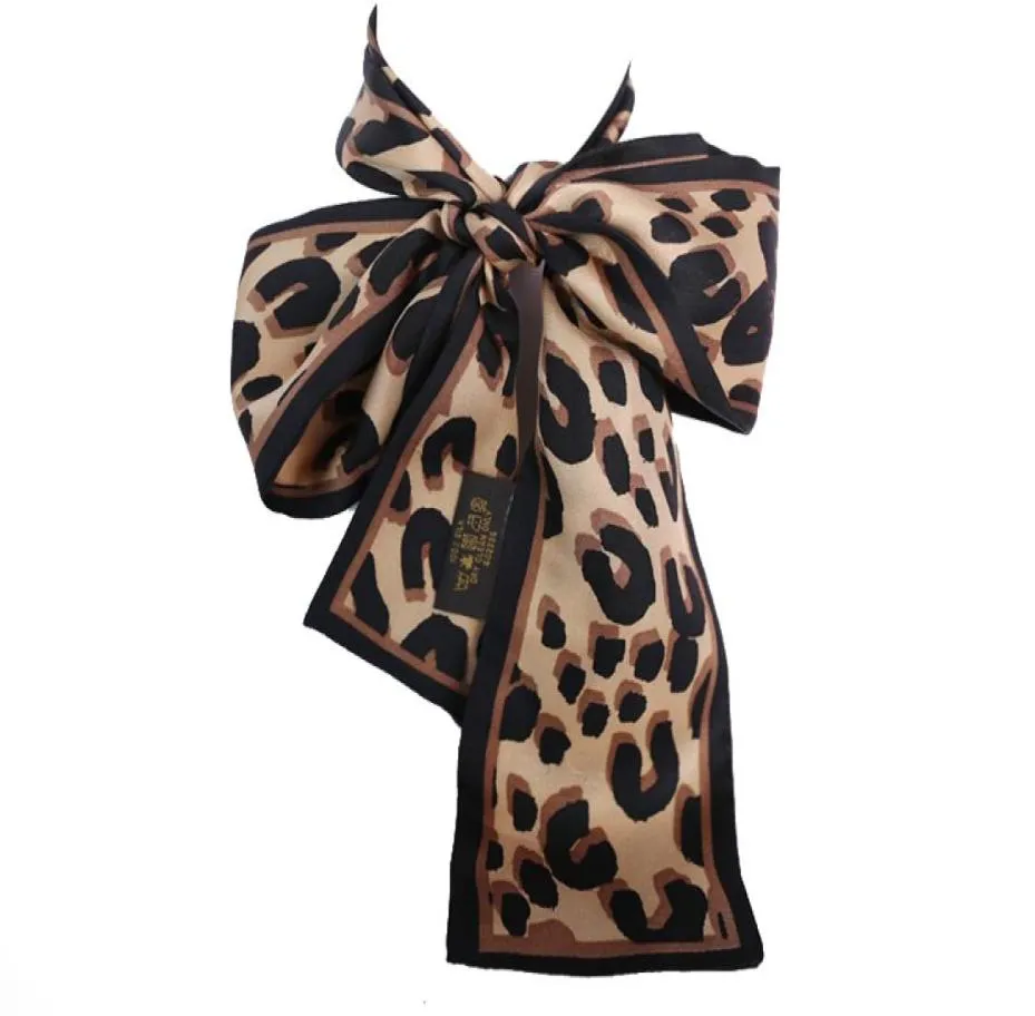 Moda impressão pequeno retângulo cachecol leopardo impressão bandana marca 100 lenços de seda feminino pode para bolsas5685142
