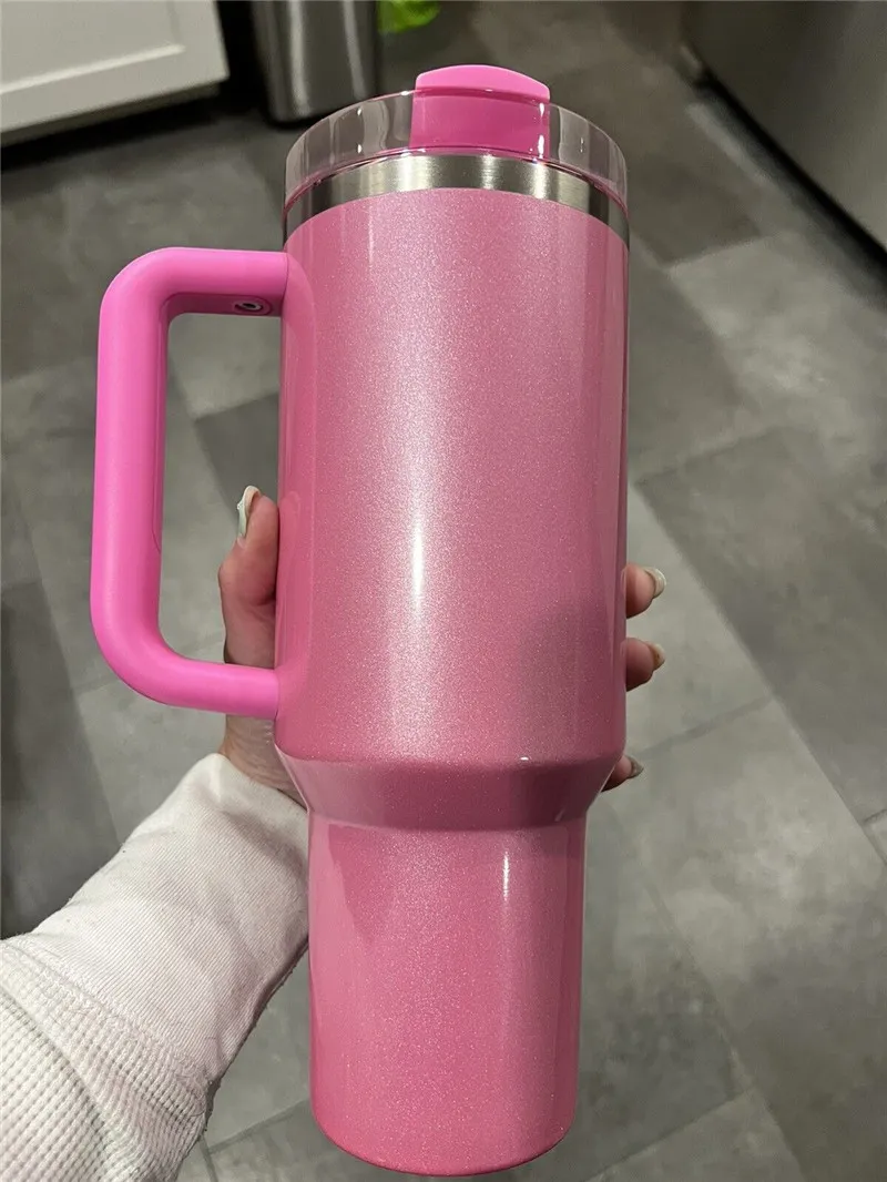 Estoque dos EUA THE QUENCHER H2.0 Cosmo Pink Co-Branded Parade TUMBLER 40 OZ copos gelados 304 gole canecas de vinho Alvo de presente do Dia dos Namorados Garrafas de água vermelha 0105