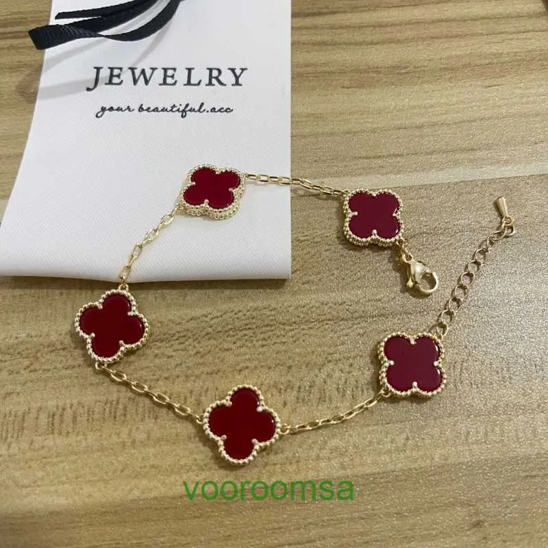 Van Designer Mulher Pulseira Pulseira Moda Unissex Charme Pulseiras Série de Fragrância Francesa Nova Personalizada Na Moda Flor Luz Luxo e Com Caixa