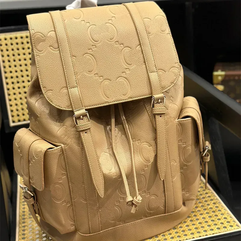 Designer Backpack Backpack Bolsa preta Totes de luxo Bola saga feminina Móias de mochilas amarelas de moda Jumbo Bolsas de Moda Letra Mochila Lady Travel Bag CXG240483-25