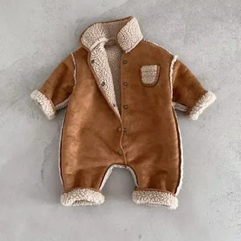 7403 Baby Jumpsuit Autumn Winter Retro Suede Thick Lambool Clothes Thick Warm Climbing kläder 240104