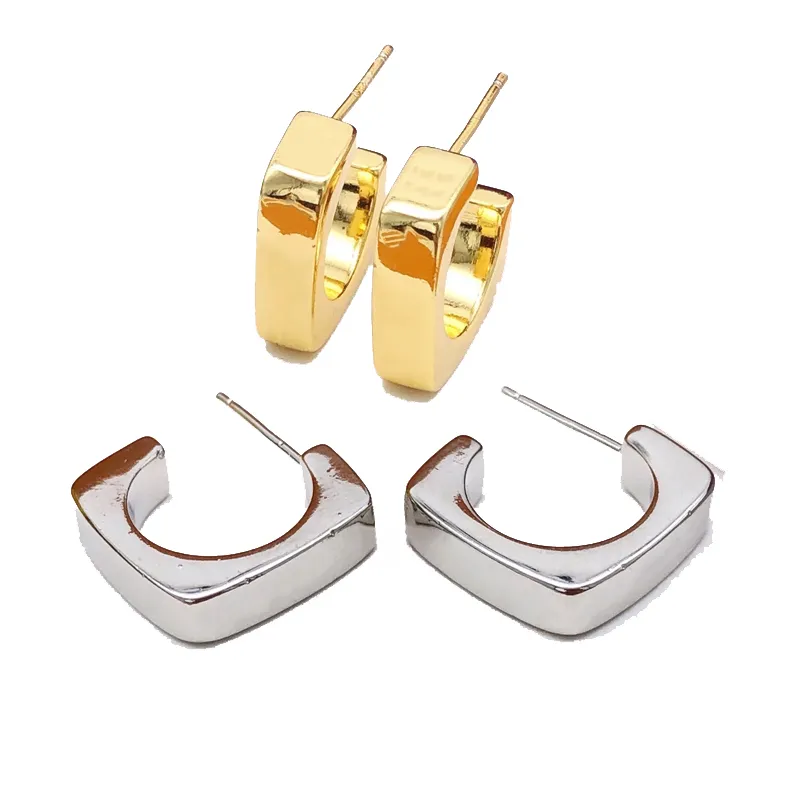 Earring de tachuelas chapadas en oro de 18k joyas de lujo