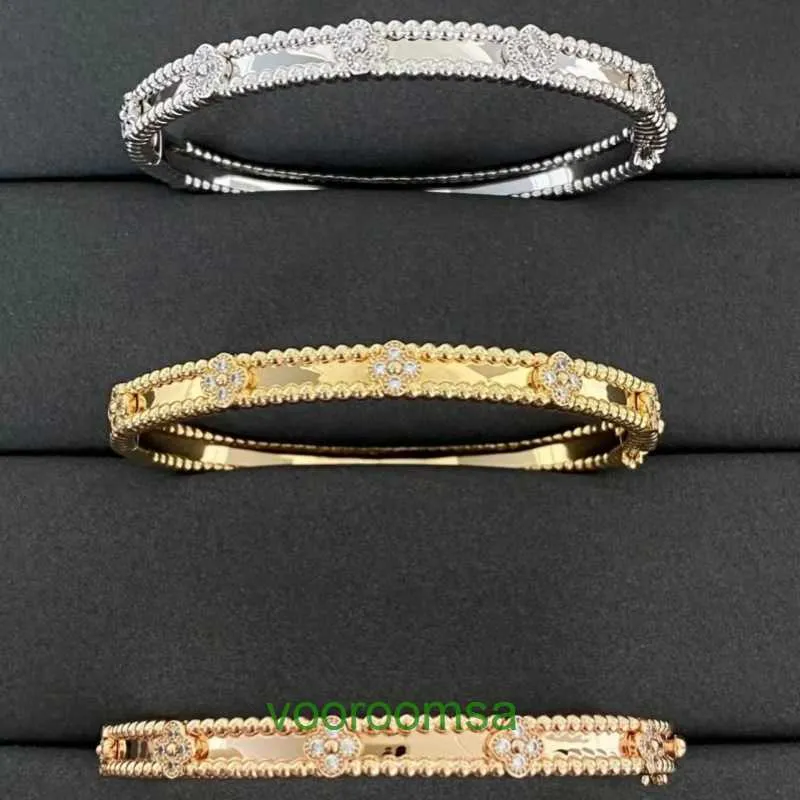 Van Classic Designer Armband för män och kvinnor Gold Clover Kaleidoscope smal upplaga pläterade 18K High Diamond Inbäddning Fashion Women's With Box