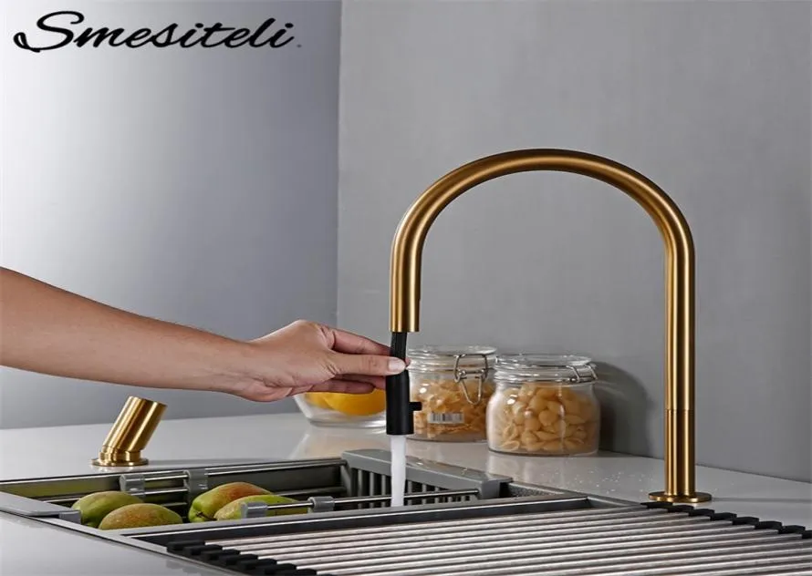 Smesiteli New Faucet Invisible Pull Out Sprayer Head Double Hole Single Handle And Cold Solid Brass Kitchen Sink Mixer Tap T202171836