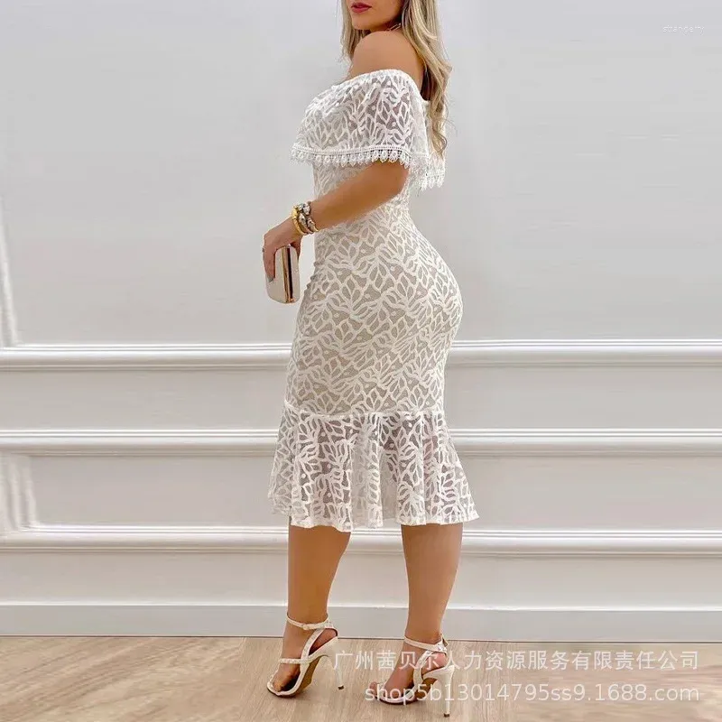 Casual Dresses Bodycon Slash Collar Strapless Y2K White Spets Off-Shoulder Dress Women Sexig hög midja fast färghölje Midi