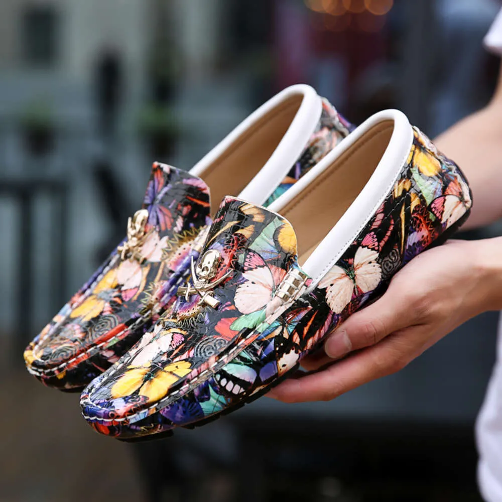 Britse stijl mode vlinder bedrukte lederen loafers ademende schedel casual flats slip-on rijschoenen heren