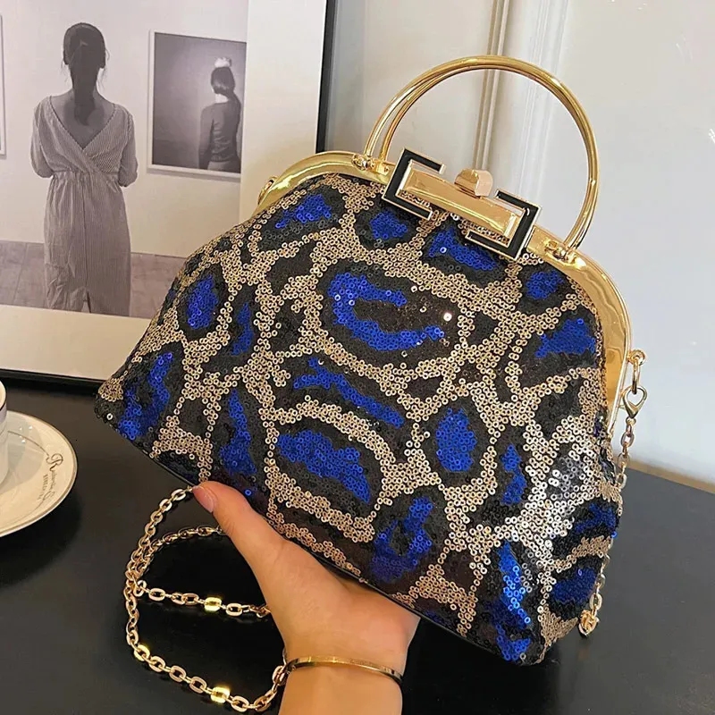 Designer Women Bling Party Handbags Evening Clutch Lady paljetter Axelväskor Bankett Blue Green Chain Messenger Shell Clip 240106