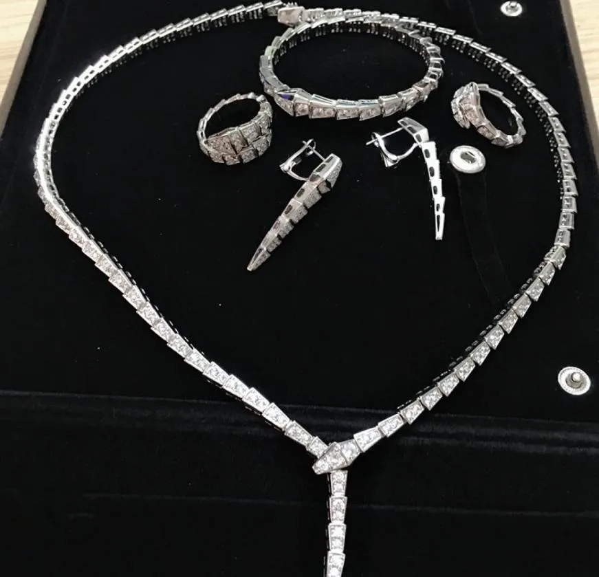 Marque de mariage mince bracelet bracelet clip boucles d'oreilles ensemble de bijoux large anneau collier ensemble de fête pour les femmes 5289249