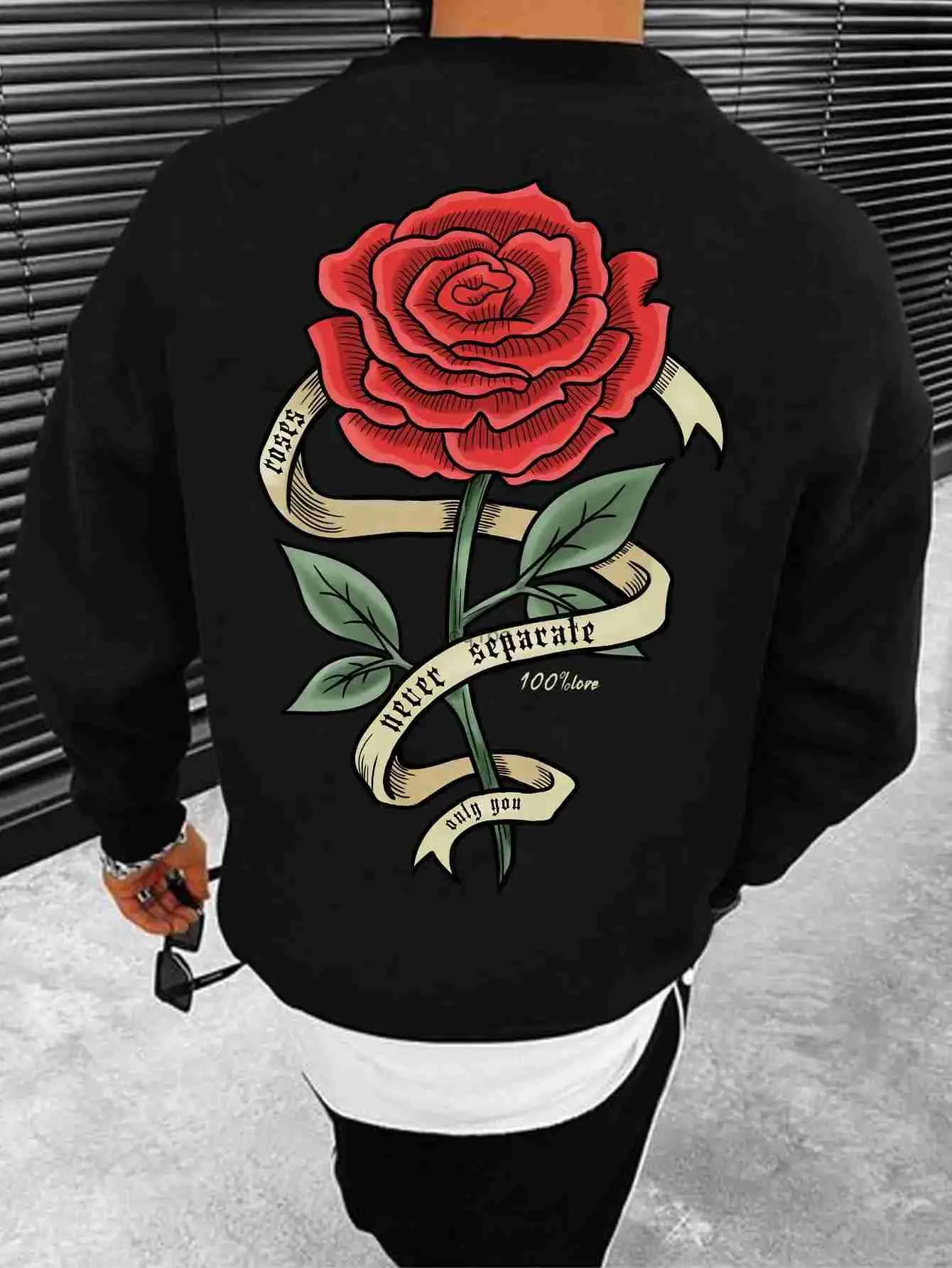 Felpe con cappuccio da uomo Felpe con rose rosse avvolte in nastri Stampa Pullover maschile Felpe con cappuccio girocollo autunnale Comodo abbigliamento hip hop Felpa street style