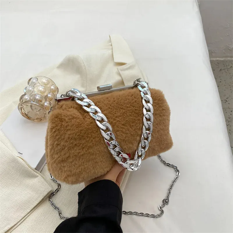 Portafoglio e borsetta da donna Pochette con diamanti diagonali in pelliccia di lusso Mini portafoglio da sera con spalla carina 240106