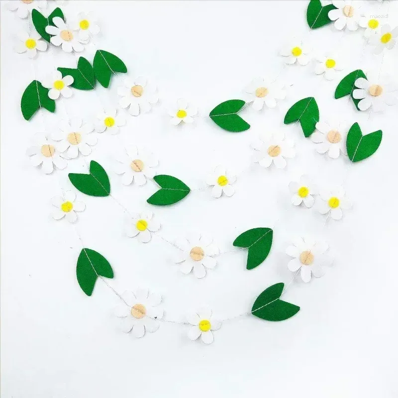 パーティーデコレーションスプリングホワイトグリーンバースデー装飾フェルトデイジーガーランドフラワーバナーと葉の人工クラフト偽物