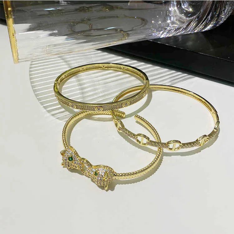 Bracciale Cartres di design Bracciale versatile in ottone placcato oro genuino con grande apertura con micro zirconi intarsiati naso di maiale leopardato regolabile nuovo modello