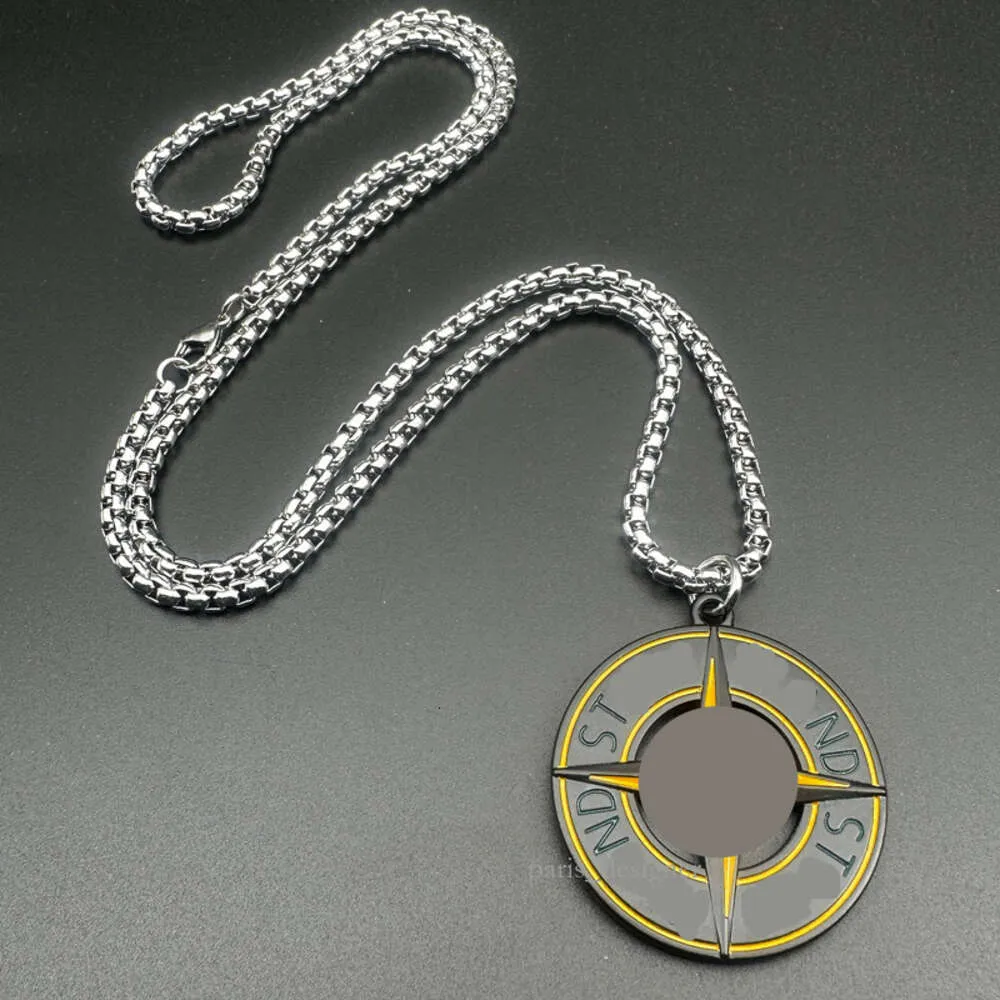 Stones Pendant Stones Halsband Trendy Compass Nytt par Matchning för män och kvinnor Halsbandsdesigner 653 979