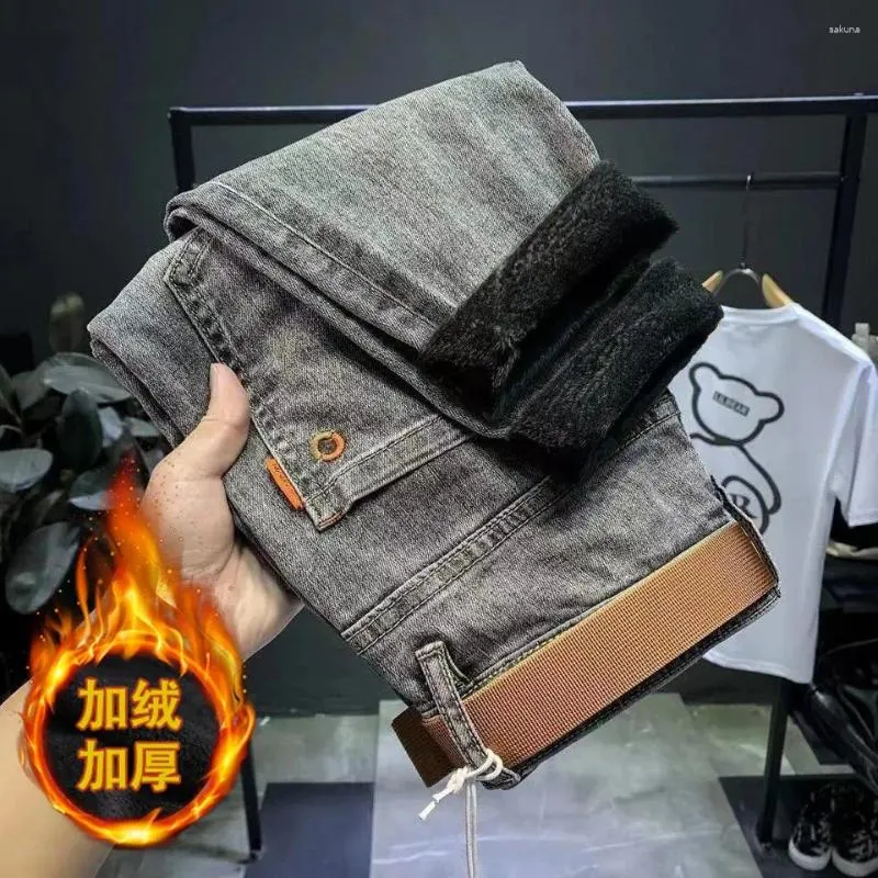 Mäns jeans Stylish Streetwear Korean Style Luxury Denim for Men Casual Design med tjockare fleece designer pojkvän klassisk