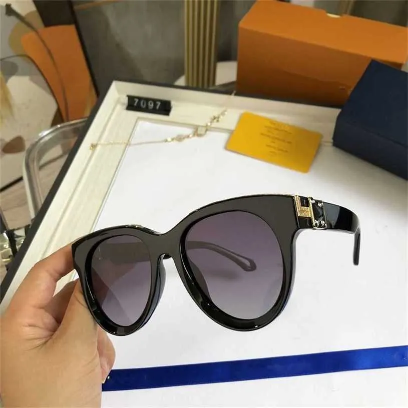 16% de réduction sur la vente en gros de lunettes de soleil New Cat Eye Fashion personnalisé réfléchissant rue tir lunettes polarisées lunettes de soleil