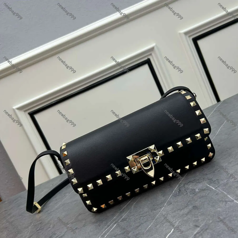 Designer väskor crossbody väska designer messenger plånbok handväskor handväska mode kvinnor axel väska kohud läder koppling väska klassisk metall krok spänne klaffväska