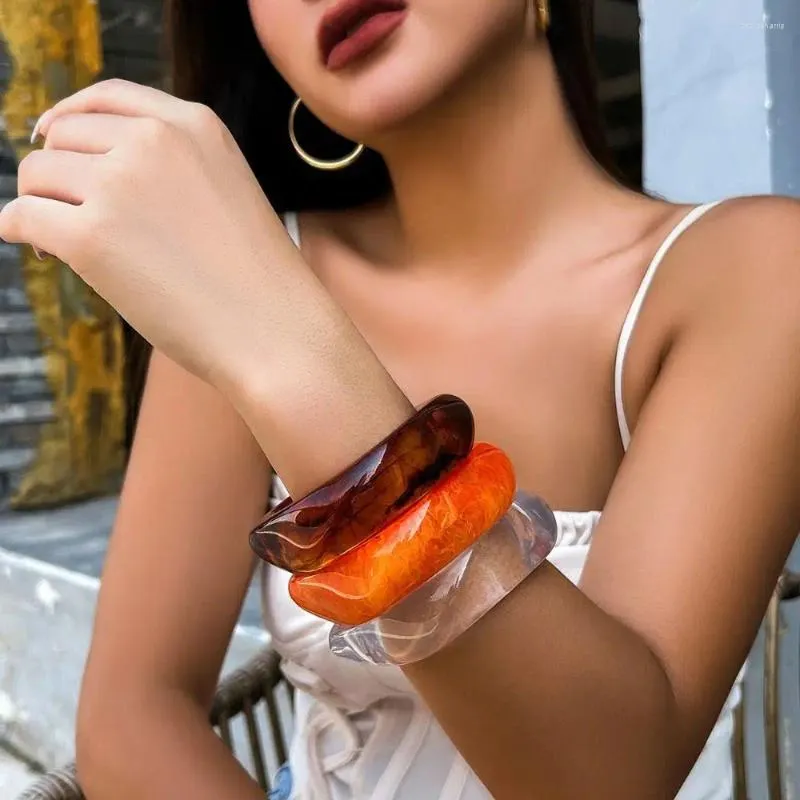 Цветной браслет из акриловой смолы, нерегулярный широкий браслет для женщин, шарм в стиле бохо, прозрачный