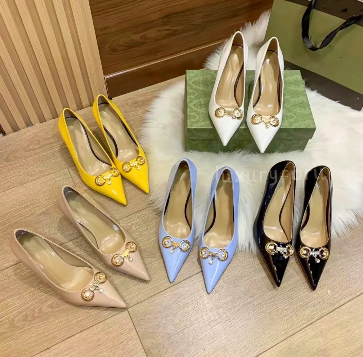 Zapatos de vestir Punta puntiaguda Tacones altos Damas Sandalias sexy Diseñador Damas Negro Amarillo Moda Tacón fino Clásico Mujeres Lujo Boda Fiesta Solo zapato Tamaño 35-40