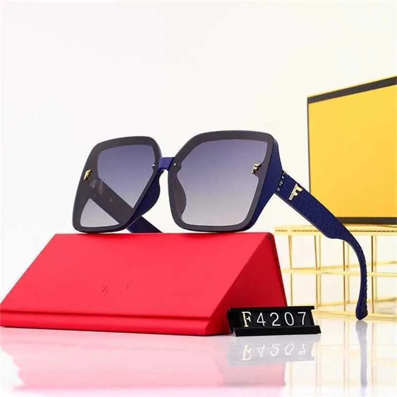 10 % de réduction sur la vente en gros de nouvelles lunettes de soleil polarisées rouge net pour femmes, de même style, tendance, lunettes de soleil {catégorie}