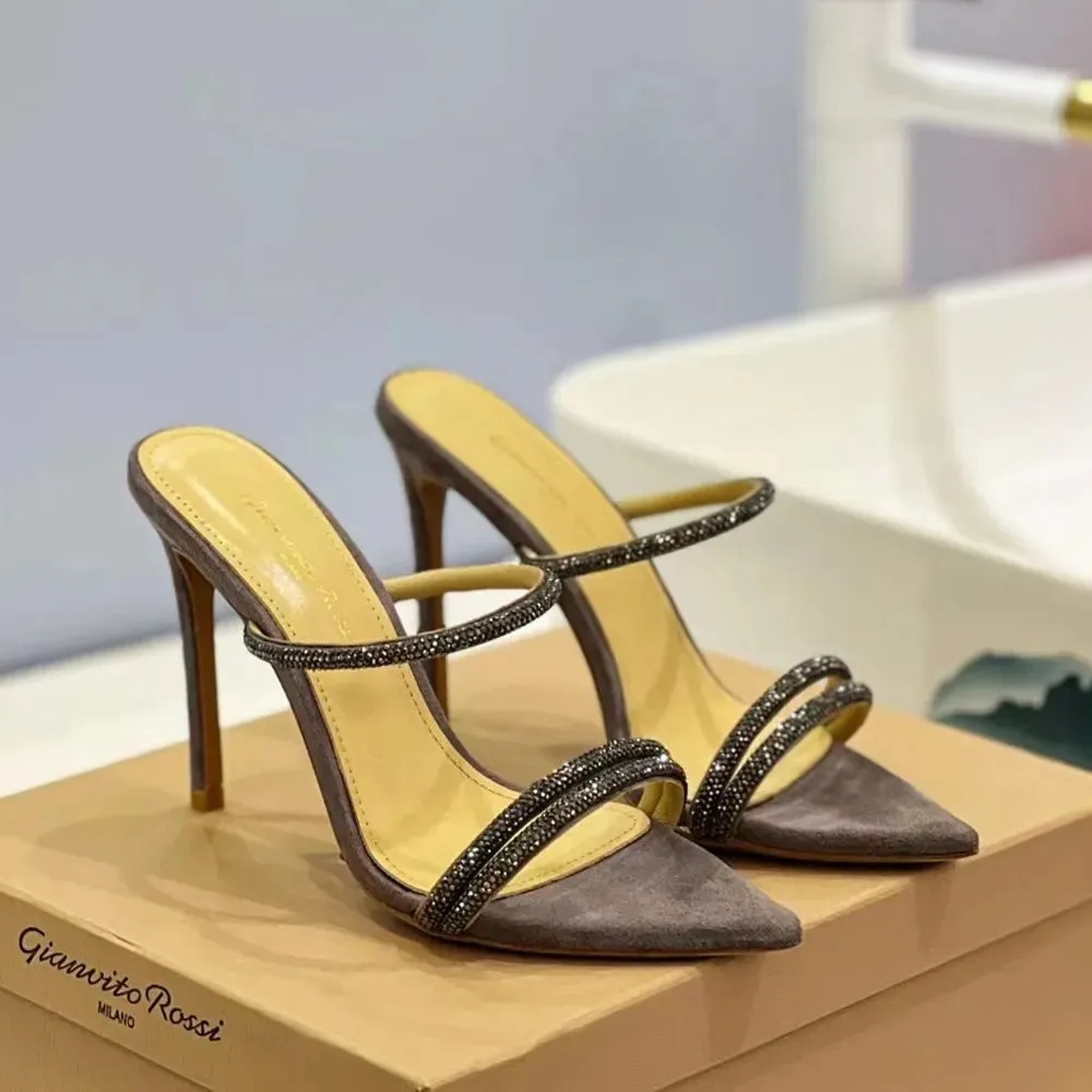 2024 Gianvito Rossi Stiletto Sandals 라인 스톤 슬리퍼 노새 가죽 슬라이드 슬립 온 뾰족한 엔드 오픈 발가락 고급 디자이너 신발 신발 신발 공장 신발