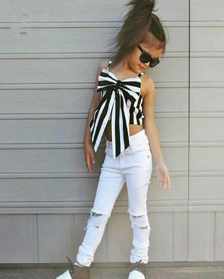 Discount Fashion Girls Suit Stripe Tops Spodnie 2 sztuki Zestaw bez ramiączek Dzieci Bowknot Hole Białe spodnie dziecięce odzież Set6111300