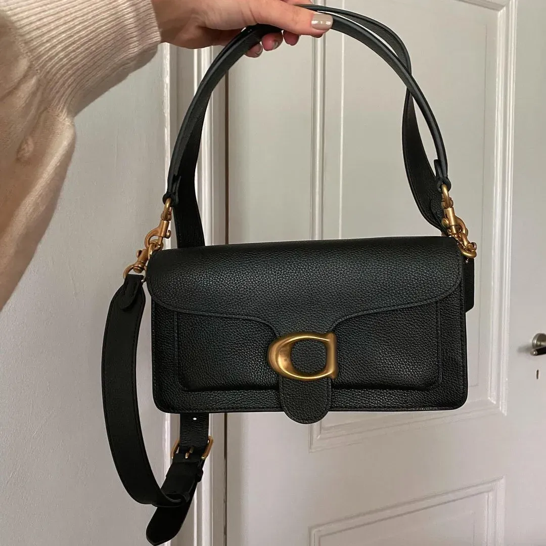 Mode kvinnor sacoche topphandtag tabby väska man äkta läder handväska lyxig designer metall logotyp crossbody väska lady clutch toote handväska satchel axel baguette väskor