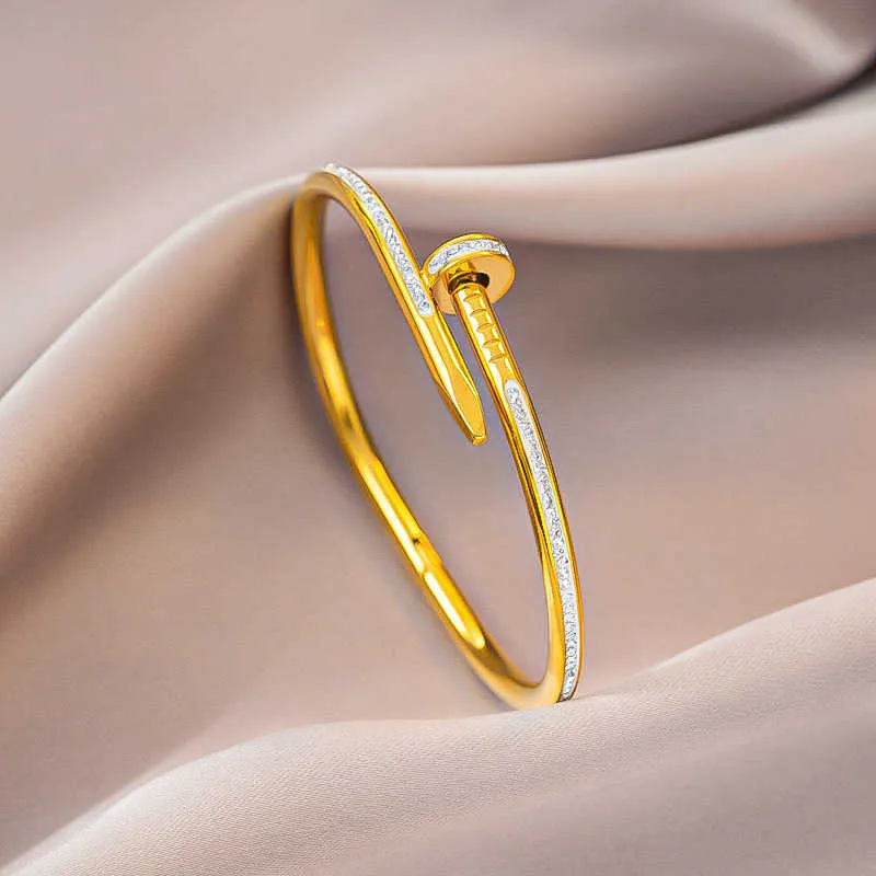 Designer Cartres Pulseira Nova pulseira cheia de diamantes cravejada de ouro 18k elegante, simples, personalizada e versátil, um acessório de nicho