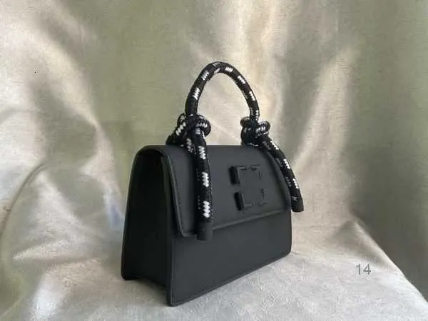 Borse di design all'ingrosso delle fabbriche Borsa a mano Ow Borsa con pulsante freccia Borsa piccola quadrata Jitney Corda intrecciata Spalla singola Diagonale da donna LU8S