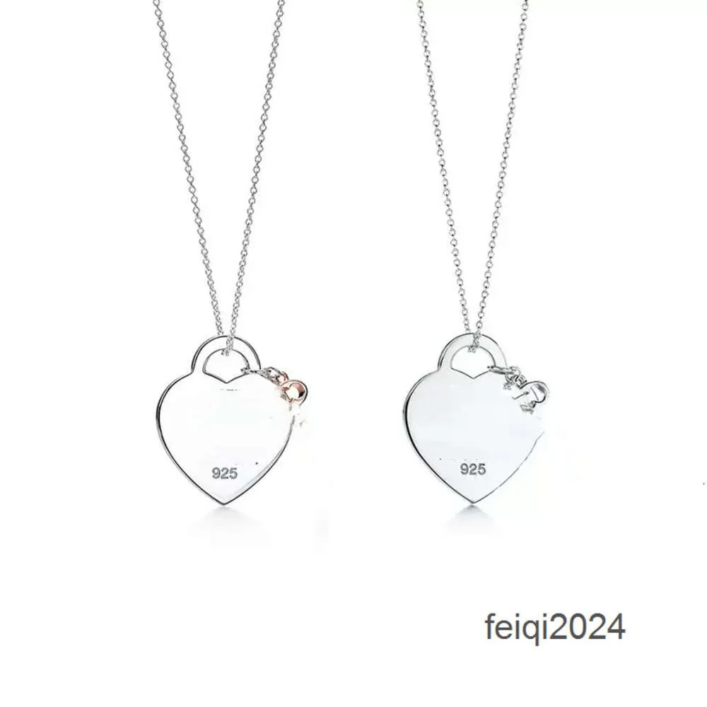 Fashion jewelry luxury stainless steel heart shaped key pendant original 925 silver love pendant female DIY pendant jewelry gift clavicle chain
