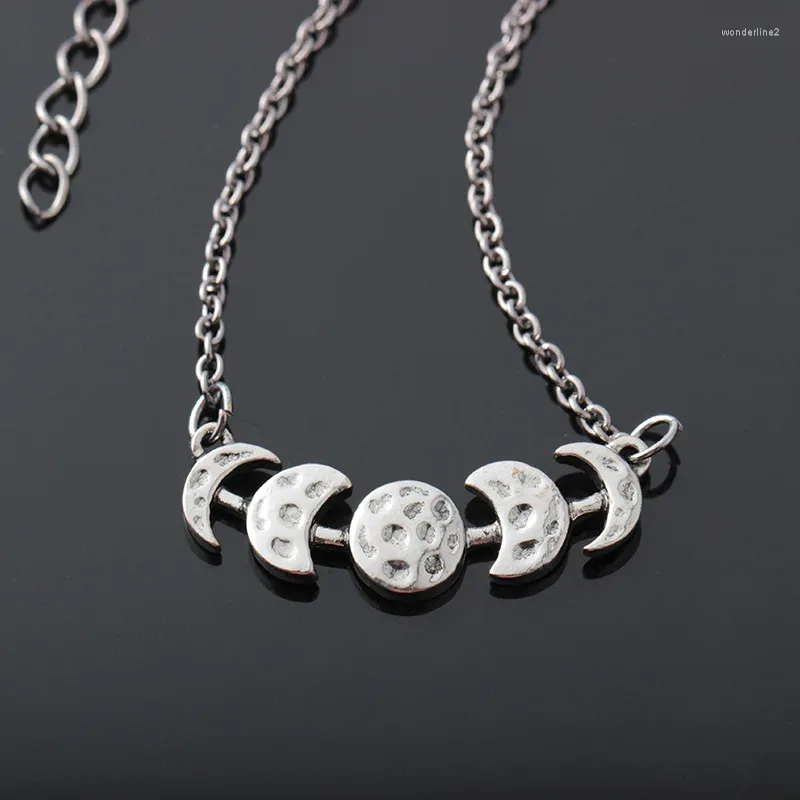 Pendanthalsband Klassiska månfashalsband för kvinnor Cross Chains Vintage Minimalist Crescent Clavicle Choker Amulet Jewelry Party Gifts