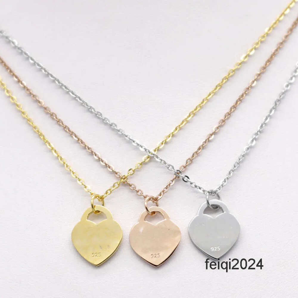 Luxur Design Love Heart Pendant Kvinnlig rostfritt stål Trendigt för kvinnor Choker Chain Rose Gold Color Wedding Jewel Fema