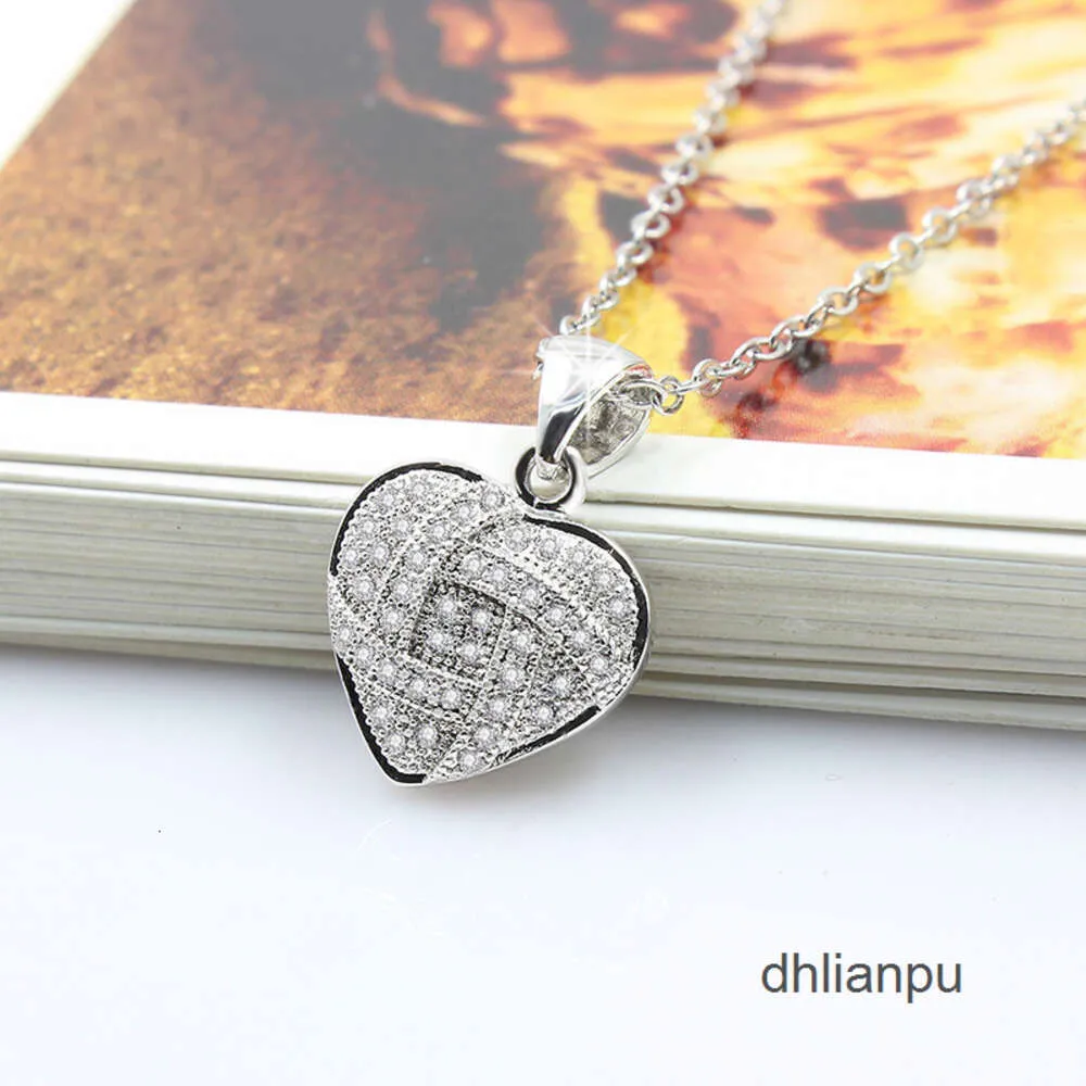 Designer Necklace Heart Shape Pendant S Sier Plated Full Diamonds Stone Women Girls Lady Wedding Jewelry