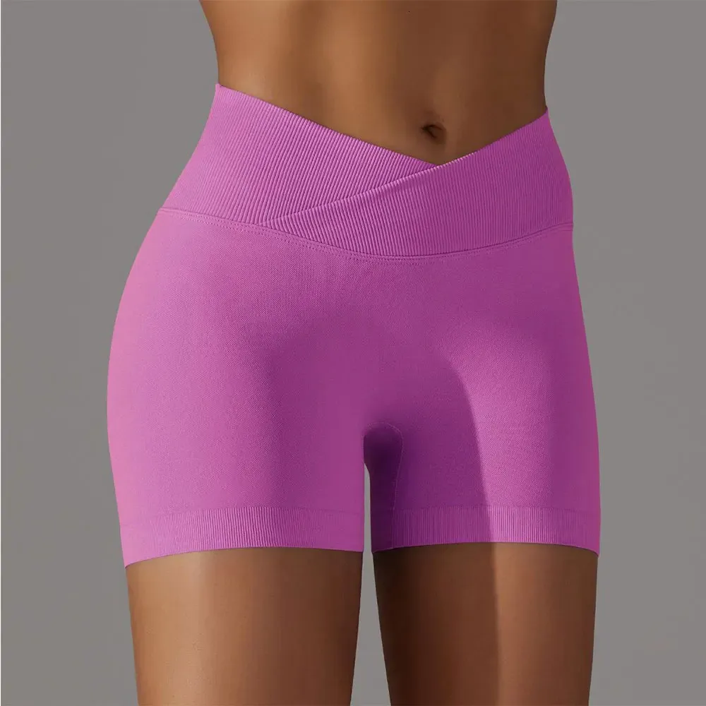 Summer Seamless Cross High midja Yoga Shorts Elasticitet Snabbt torr höftlyftbyxor andningsbara Sportscykling Kvinnor 240106