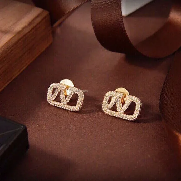 Hög Quaity Designer Earring Designer JewerLry Women 18K Gold Plated Letters Stud Geometric Famous Women Diamond Pearl Earring Wedding Party Jewerlry Gifts