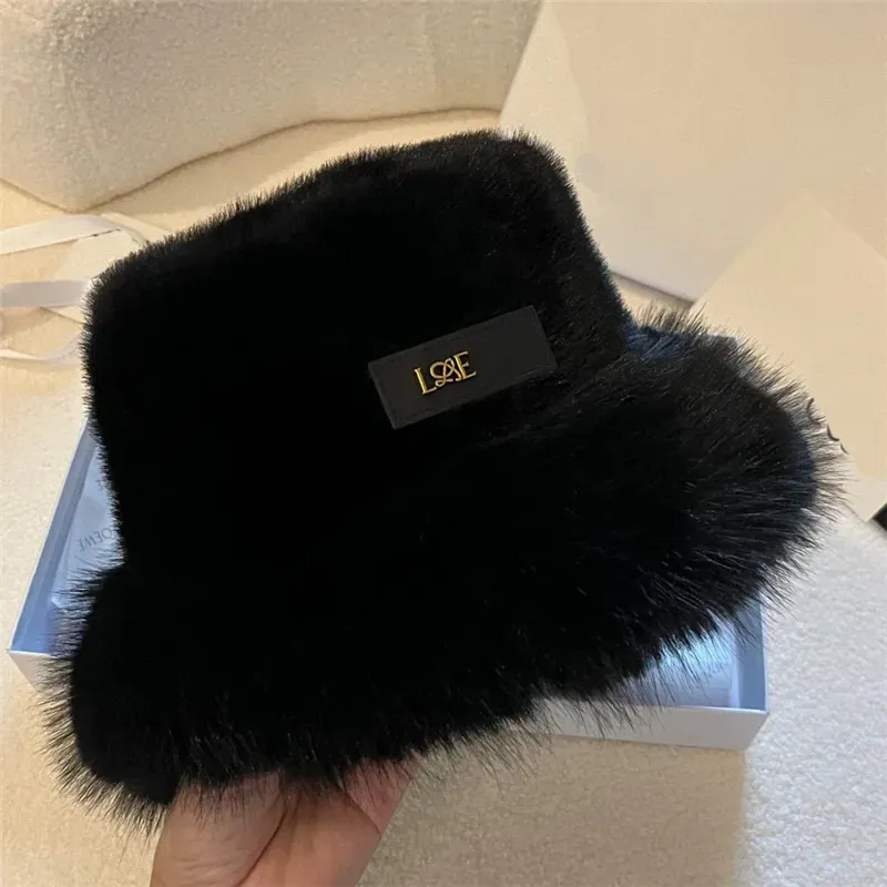 Fluffy Warm Designer Bucket Hat Mens Women Winter Hat Loe Fashion Bonnet Casquette Rabbit Fur Soft Flat Fitted Hats Luxury Beanies