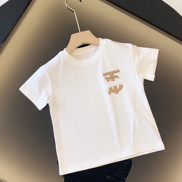 Garçons et filles en été, les nouveaux t-shirts à manches courtes imprimés avec la lettre B sont une version coréenne tendance des chemises décontractées européennes et américaines de style britannique.