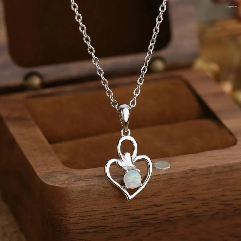 Chaînes S925 Silver Heart Collier à la mode et élégant luxe léger de haute qualité pour les femmes