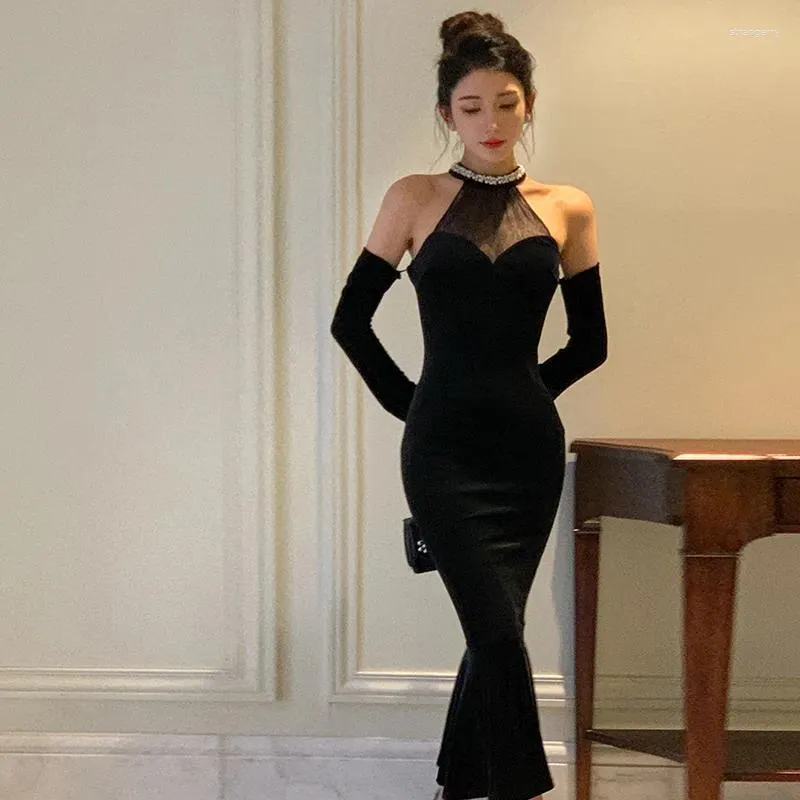 Casual Dresses Design Black Sexy Women's Autumn French Hepburn Style Velvet Halter Fishtail Dress